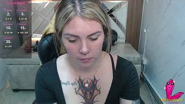 Snapshot of Paula_b_ chatting on June 3, 2026, 1:03 pm Paula b online show from June 3, 2026, 1:03 pm