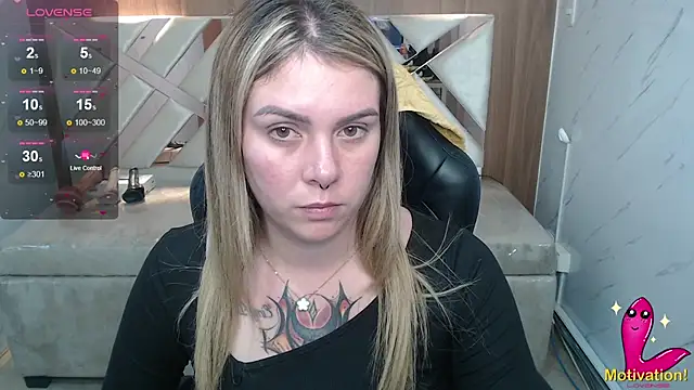 Snapshot of Paula_b_ chatting on June 19, 2026, 12:53 pm Paula b online show from June 19, 2026, 12:53 pm