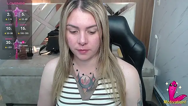 Snapshot of Paula_b_ chatting on July 4, 2026, 12:55 pm Paula b online show from July 4, 2026, 12:55 pm