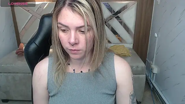 Snapshot of Paula_b_ chatting on July 13, 2026, 1:03 pm Paula b online show from July 13, 2026, 1:03 pm