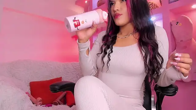 EmmilyCristal online show from January 30, 2025, 7:48 pm