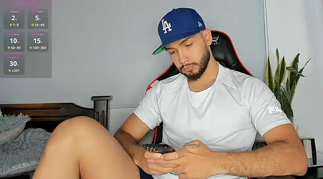 sanjuan01 online show from December 12, 2024, 11:25 pm