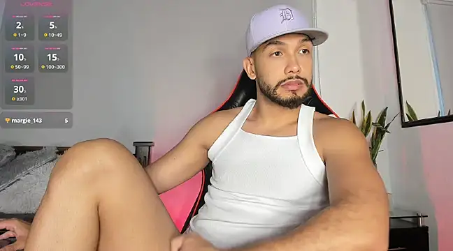 sanjuan01 online show from December 22, 2024, 8:58 pm