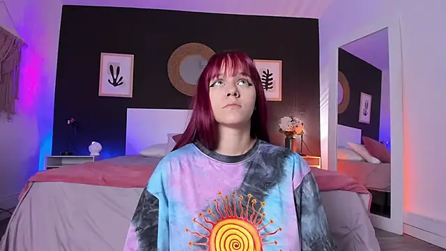 VioletPaket online show from September 22, 2025, 11:23 am