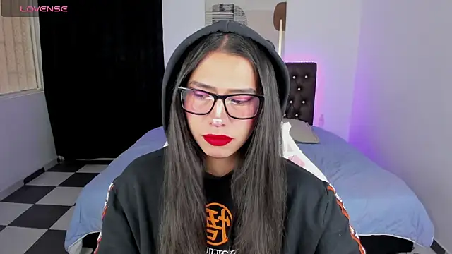 paula kawaiifu  online show from February 3, 2025, 2:24 pm