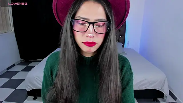 paula kawaiifu  online show from February 10, 2025, 2:05 pm