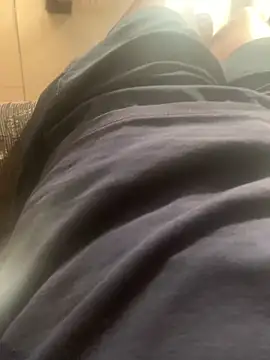 Snapshot of DManL chatting on November 10, 2025, 4:00 am DManL online show from November 10, 2025, 4:00 am