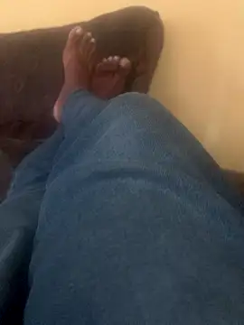 Snapshot of DManL chatting on December 2, 2025, 6:52 am DManL online show from December 2, 2025, 6:52 am