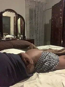 Snapshot of DManL chatting on December 17, 2025, 9:10 pm DManL online show from December 17, 2025, 9:10 pm