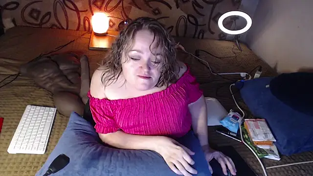 MiniNatalie online show from January 25, 2025, 4:03 pm