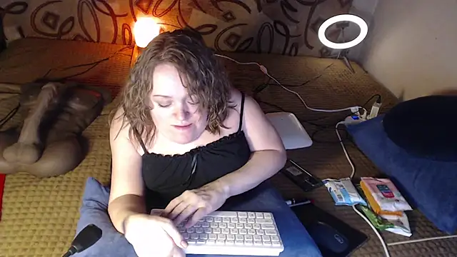 MiniNatalie online show from January 25, 2025, 7:07 pm