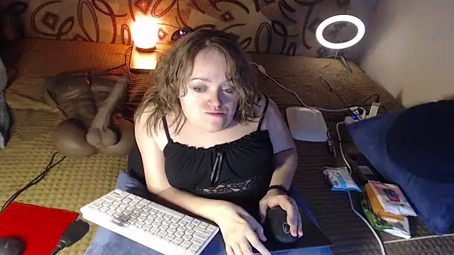 MiniNatalie online show from January 25, 2025, 11:00 pm