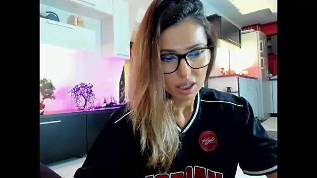 MissSmiley26 online show from October 10, 2025, 9:25 pm