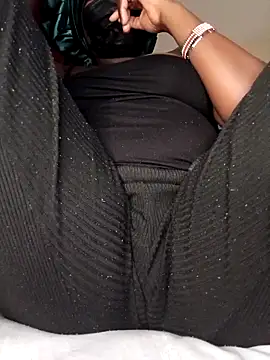 Snapshot of Lucyy1 chatting on February 14, 2025, 8:48 pm Lucyy1 online show from February 14, 2025, 8:48 pm