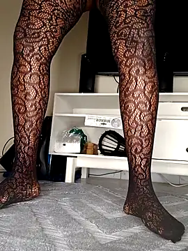 Snapshot of Lucyy1 chatting on October 2, 2025, 9:44 pm Lucyy1 online show from October 2, 2025, 9:44 pm