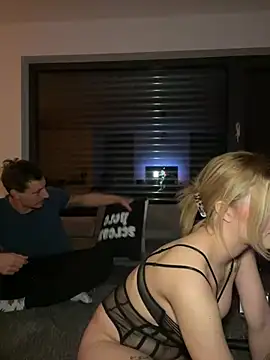 Mia-Minou online show from December 29, 2024, 8:37 pm