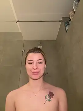 Mia-Minou online show from January 9, 2025, 7:52 am