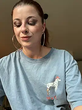 Snapshot of Mia-Minou chatting on July 3, 2026, 6:14 pm Mia-Minou online show from July 3, 2026, 6:14 pm
