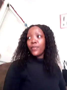 Snapshot of curvysexybody chatting on December 17, 2024, 10:23 am curvysexybody online show from December 17, 2024, 10:23 am