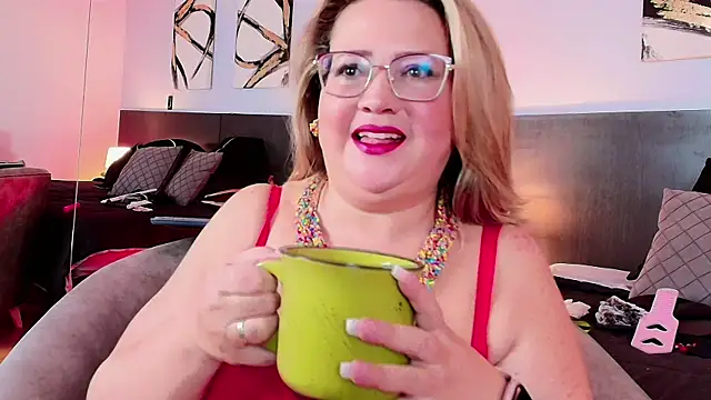 MartinaCaycedo online show from January 9, 2025, 9:27 am