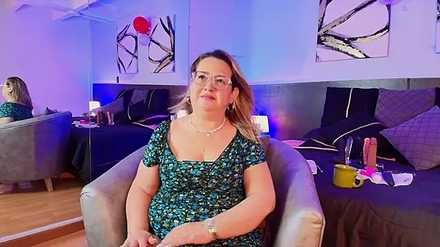 MartinaCaycedo online show from March 5, 2025, 10:33 am