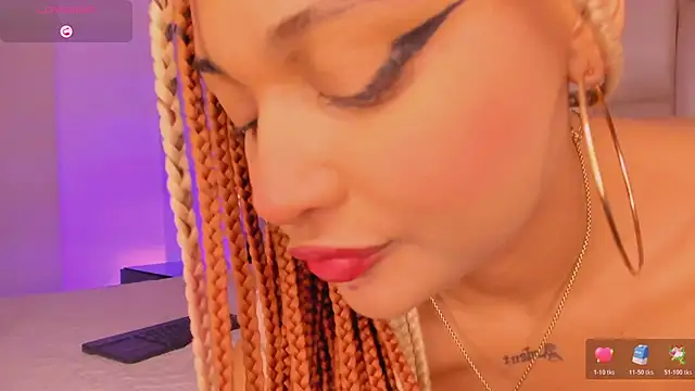  CurlyGirl  online show from November 27, 2025, 7:49 pm