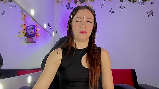 roxanne jones1 online show from February 11, 2025, 7:48 pm