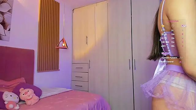 mia nevaeh online show from September 25, 2025, 9:07 pm