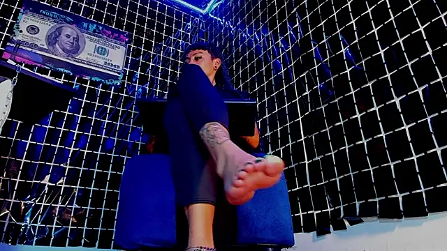 vivi-honey online show from March 10, 2025, 11:42 am