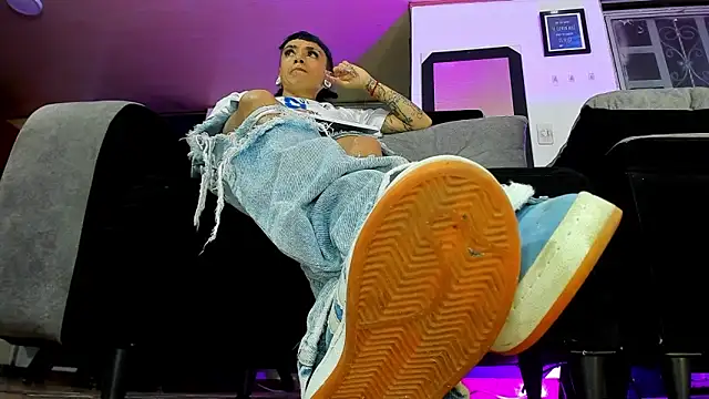 vivi-honey online show from October 2, 2025, 12:17 am