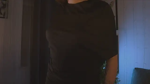 Freckle Diyana online show from October 1, 2025, 10:16 pm