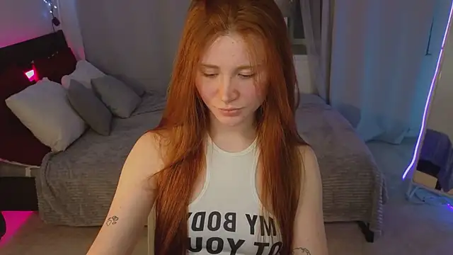 Freckle Diyana online show from March 12, 2026, 9:32 pm