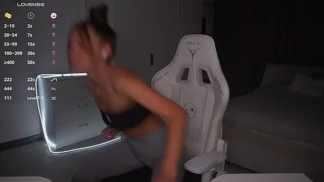 Evelinka online show from October 8, 2025, 3:20 pm