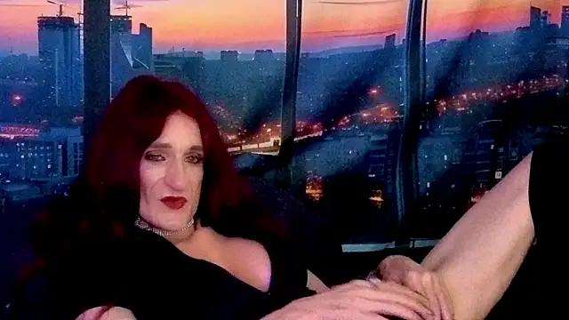 Snapshot of LuvNuk chatting on September 18, 2025, 6:15 am LuvNuk online show from September 18, 2025, 6:15 am