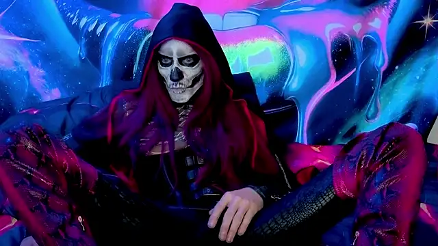 Snapshot of LuvNuk chatting on November 1, 2025, 4:58 am LuvNuk online show from November 1, 2025, 4:58 am