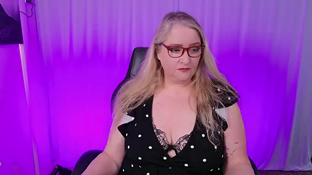 Snapshot of KatDSinclair chatting on February 3, 2025, 2:13 pm KatDSinclair online show from February 3, 2025, 2:13 pm