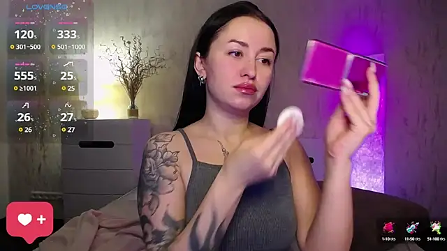 VioletCatt online show from December 13, 2024, 10:19 am