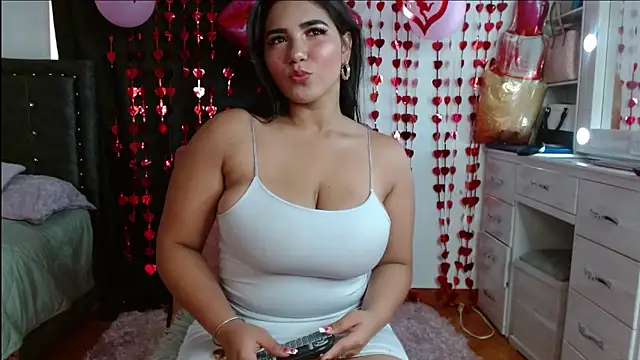 AnnaRosse1 online show from February 10, 2025, 6:45 pm