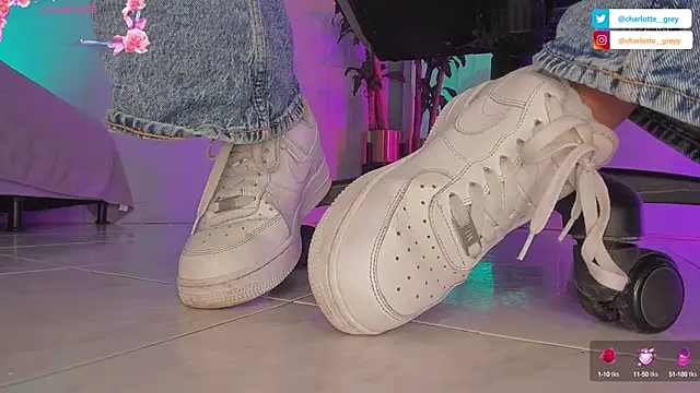 charlotte  grey online show from September 27, 2025, 8:36 pm