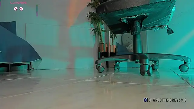 charlotte  grey online show from December 16, 2025, 8:25 pm