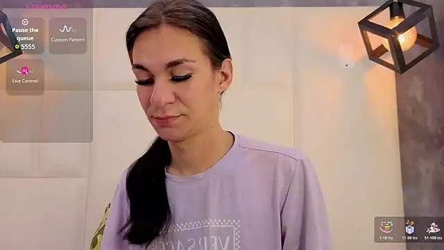 Mia thompson 19 online show from March 28, 2026, 1:11 pm