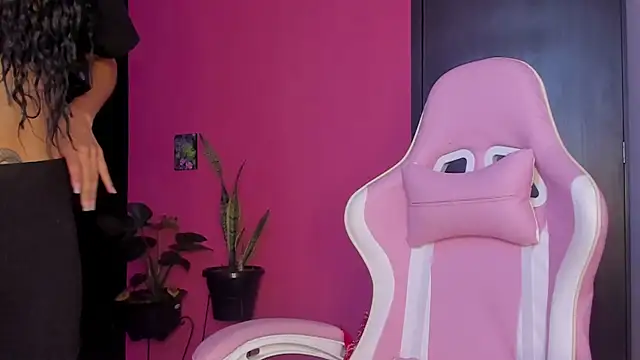 Snapshot of Juanadearco5 chatting on December 1, 2024, 9:26 pm Juanadearco5 online show from December 1, 2024, 9:26 pm