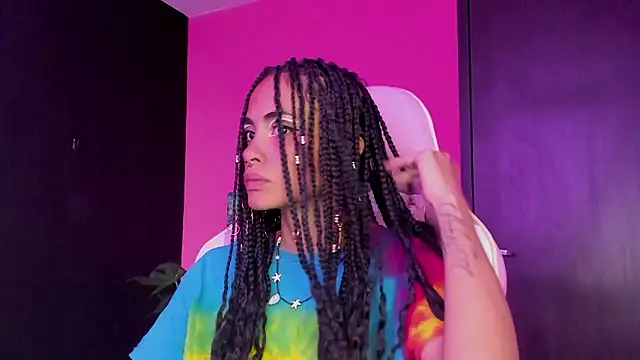 Snapshot of Juanadearco5 chatting on December 3, 2024, 7:00 pm Juanadearco5 online show from December 3, 2024, 7:00 pm