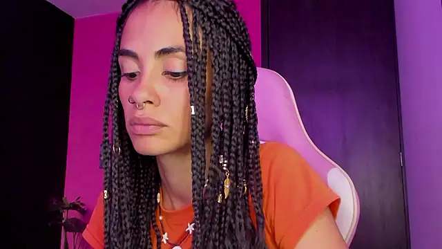 Snapshot of Juanadearco5 chatting on December 4, 2024, 8:07 pm Juanadearco5 online show from December 4, 2024, 8:07 pm