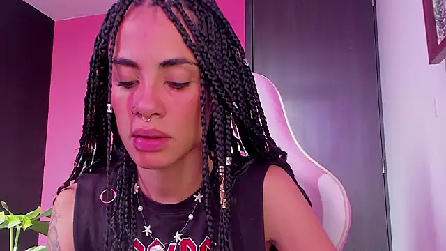 Snapshot of Juanadearco5 chatting on December 6, 2024, 2:06 pm Juanadearco5 online show from December 6, 2024, 2:06 pm