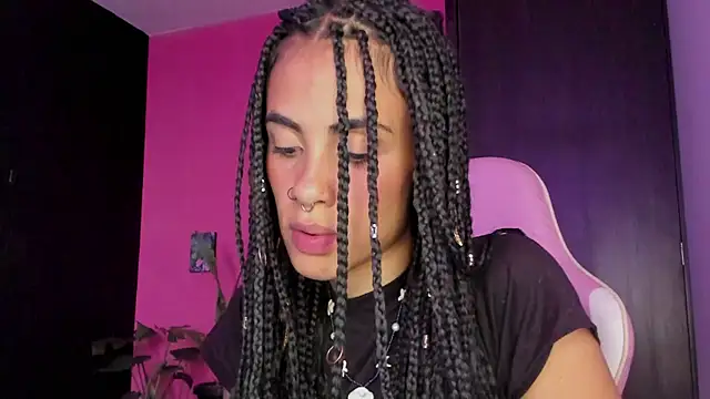 Snapshot of Juanadearco5 chatting on December 9, 2024, 9:37 pm Juanadearco5 online show from December 9, 2024, 9:37 pm