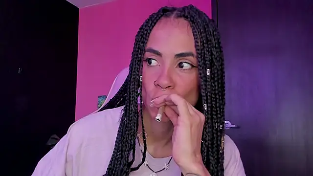 Snapshot of Juanadearco5 chatting on December 11, 2024, 7:14 pm Juanadearco5 online show from December 11, 2024, 7:14 pm