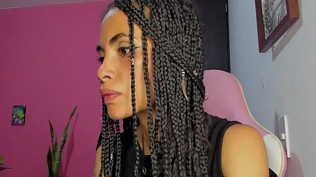 Snapshot of Juanadearco5 chatting on December 15, 2024, 2:41 am Juanadearco5 online show from December 15, 2024, 2:41 am