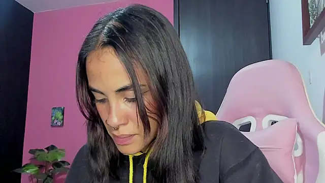 Snapshot of Juanadearco5 chatting on December 17, 2024, 10:54 pm Juanadearco5 online show from December 17, 2024, 10:54 pm