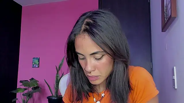 Snapshot of Juanadearco5 chatting on December 18, 2024, 9:08 pm Juanadearco5 online show from December 18, 2024, 9:08 pm